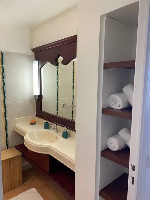 Studio Tropical Avec Vue Mer Dans Une Residence Hoteliere Sainte-Luce Appartement